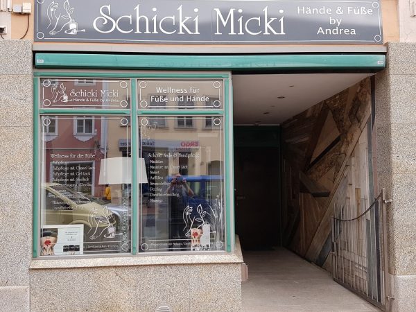 Raithel Werbetechnik und Textildruck - Schicki Micki - Bamberg - Schaufensterbeschriftung - geplotte Hochleistungsfolie